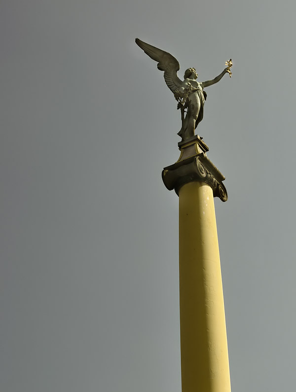 A Trip To Prague - Statue